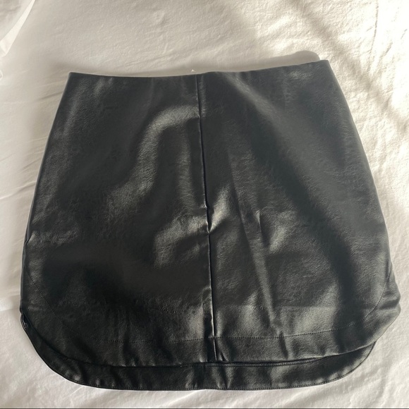 vegan leather skirt - Picture 1 of 3
